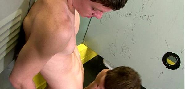  Amateur twinks sucking dick together